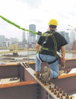 臨邊作業(yè)的防護(hù)裝置——德國(guó)伊卡防墜器